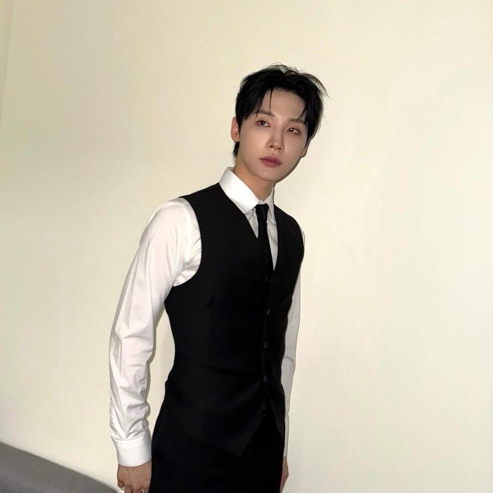 A moment captured by Jeon Woong (AB6IX)'s fan