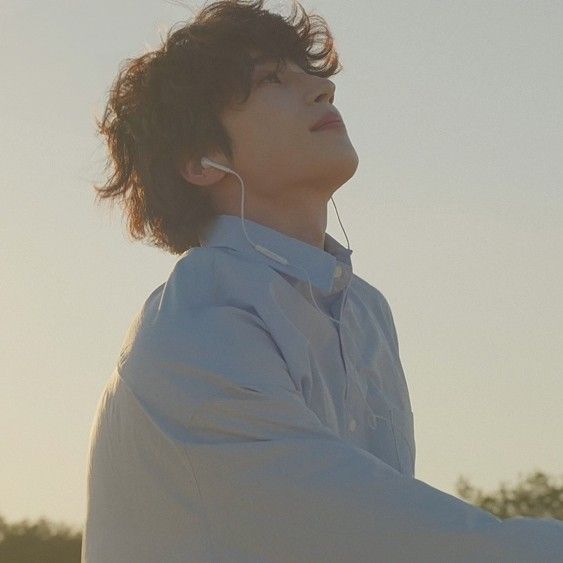 Behind-the-scenes cut of Han Seungwoo