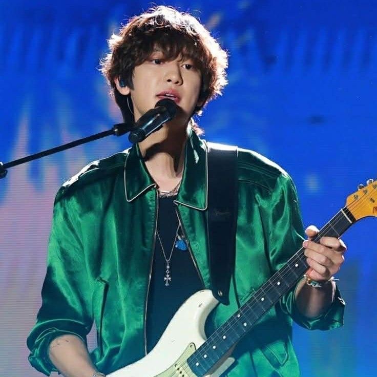 燦烈 (EXO)的最新照片