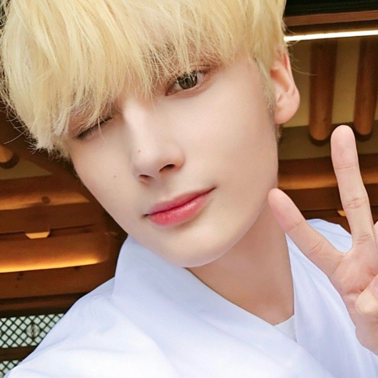 Behind-the-scenes cut of HueningKai (TOMORROW X TOGETHER)