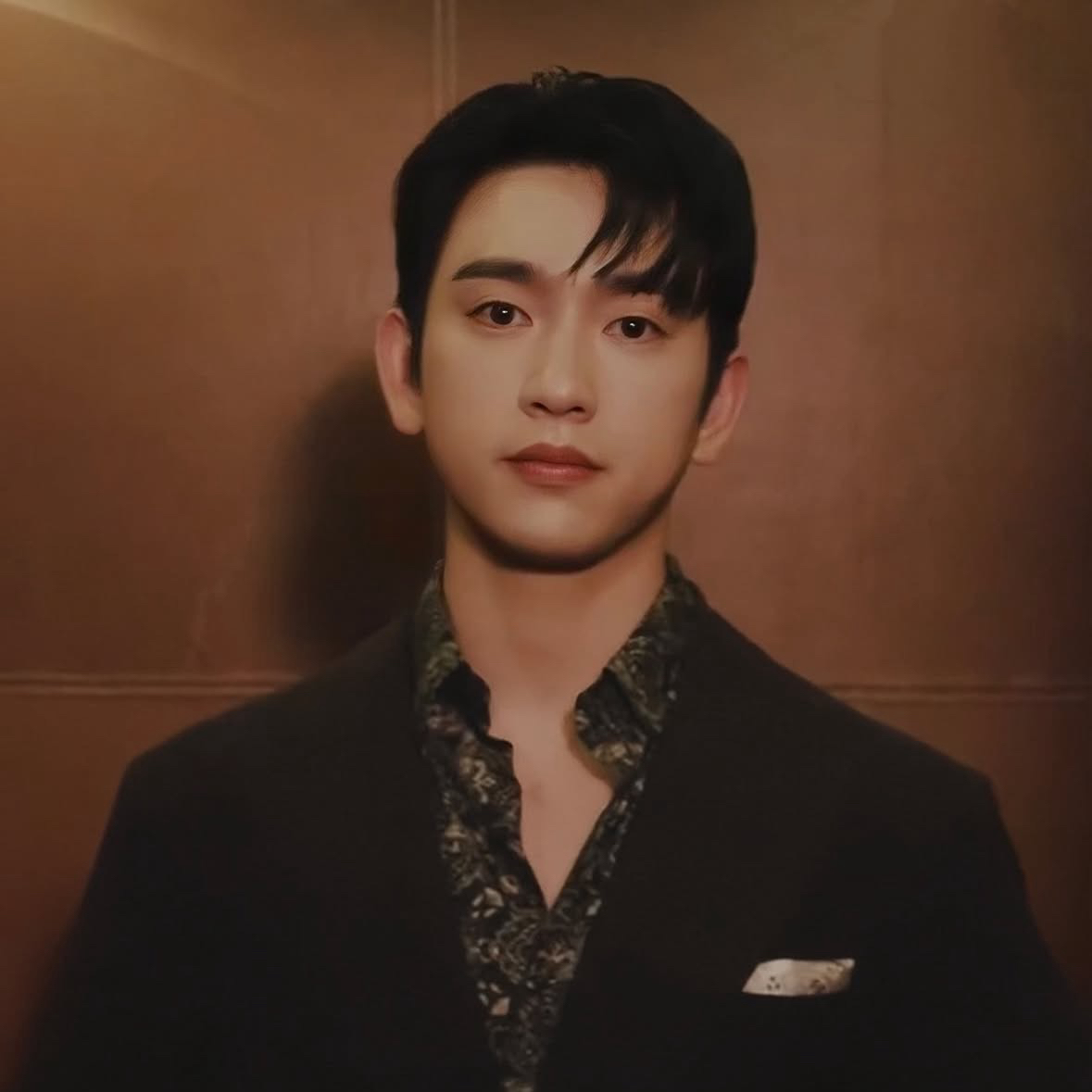 Behind-the-scenes cut of Jinyoung (GOT7)