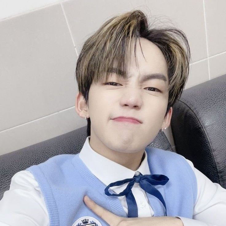 チェ・ヒョンソク (TREASURE)の舞台裏ショット