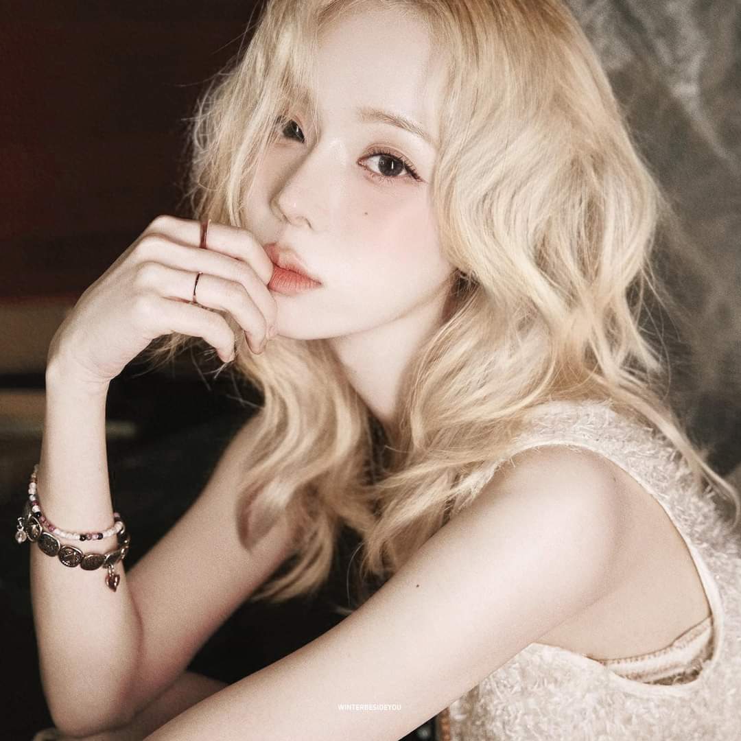 Behind-the-scenes cut of Winter (aespa)