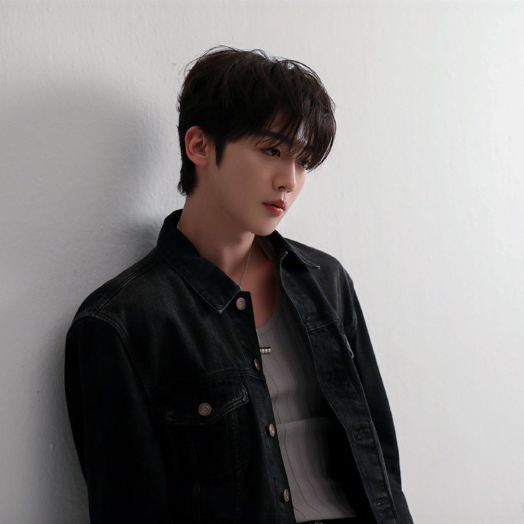 Recent activity shot of Kim Yohan (WEi)