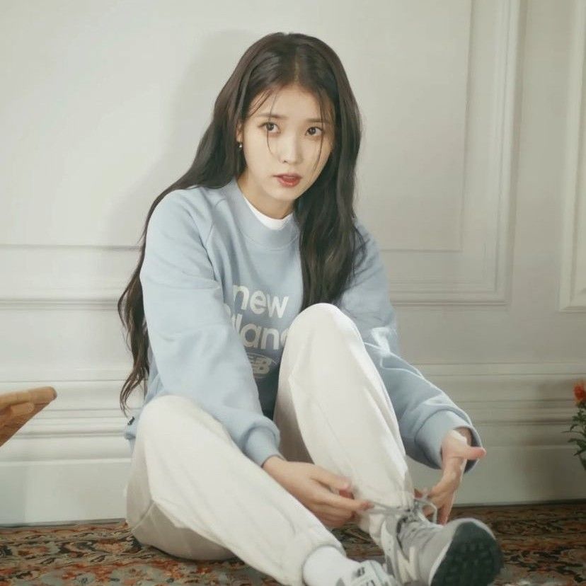 Foto aktivitas terbaru IU