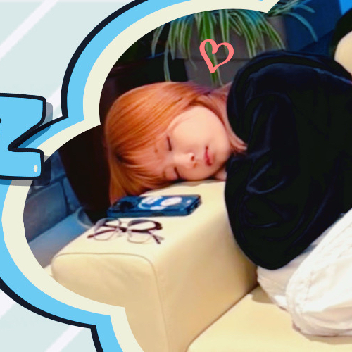 Latest photo of Mayuka (NiziU)