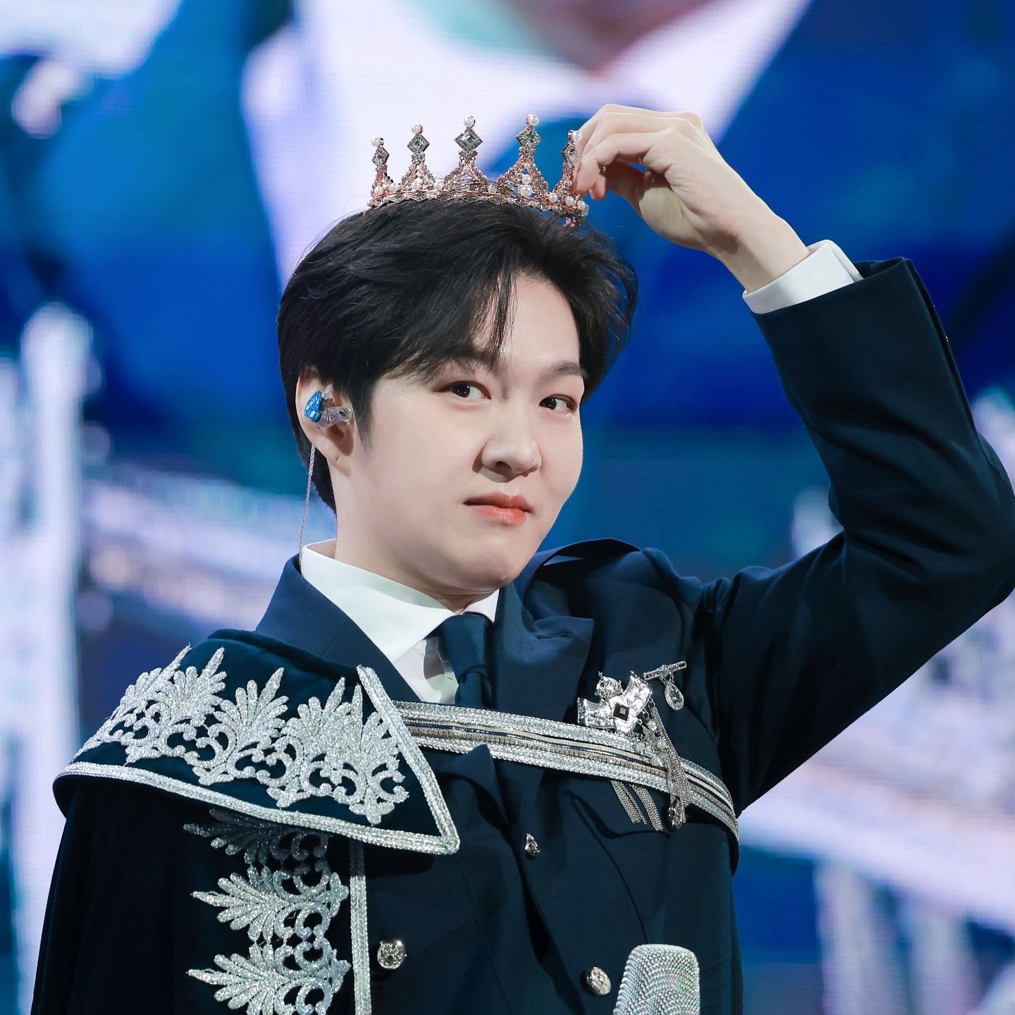 Behind-the-scenes cut of Lee Changsub (BTOB)