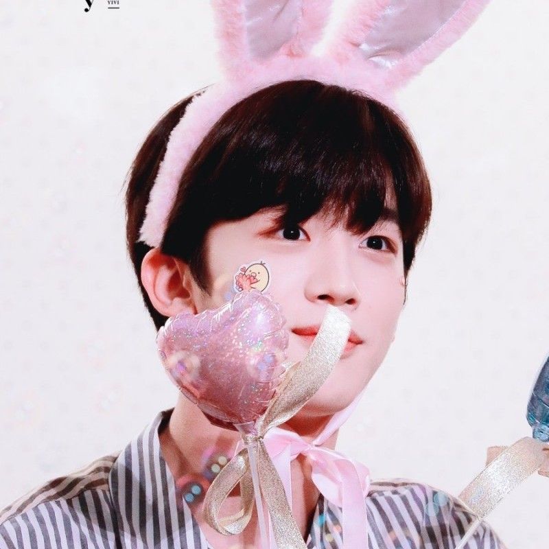 Recent activity shot of Kim Yohan (WEi)