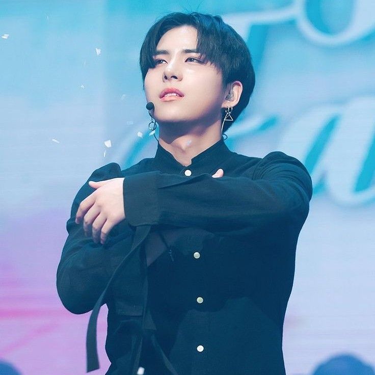 Latest photo of Wow (A.C.E)