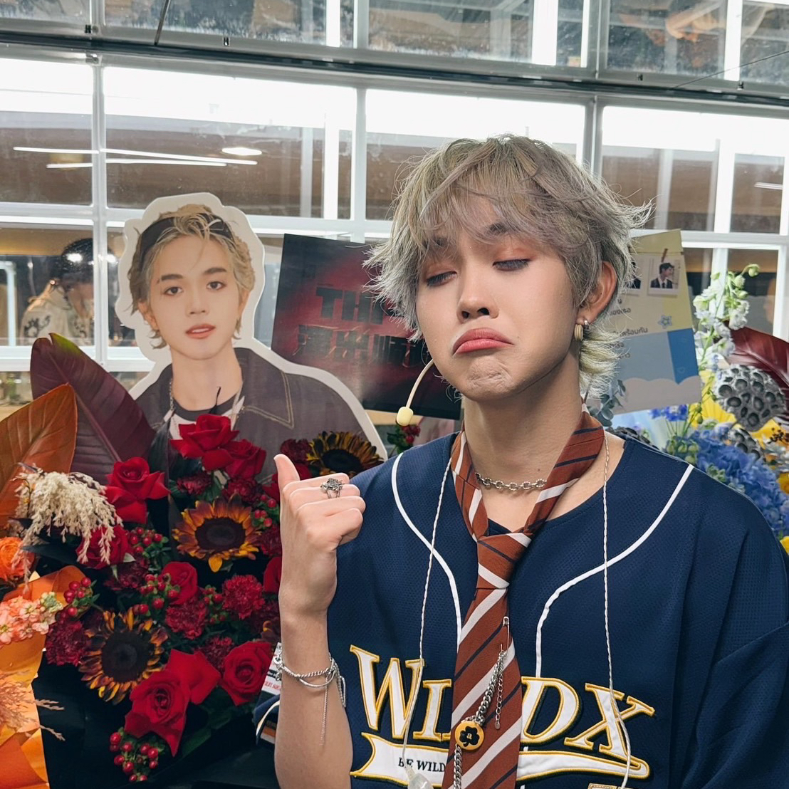 A moment captured by THI-O (NexT1DE)'s fan