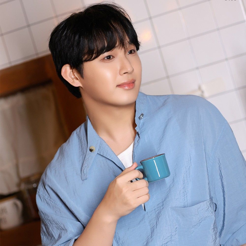 A moment captured by Lim Hyunsik (BTOB)'s fan