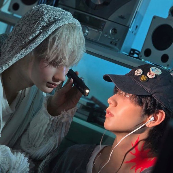 Signature photo of HueningKai (TOMORROW X TOGETHER) capturing their charm