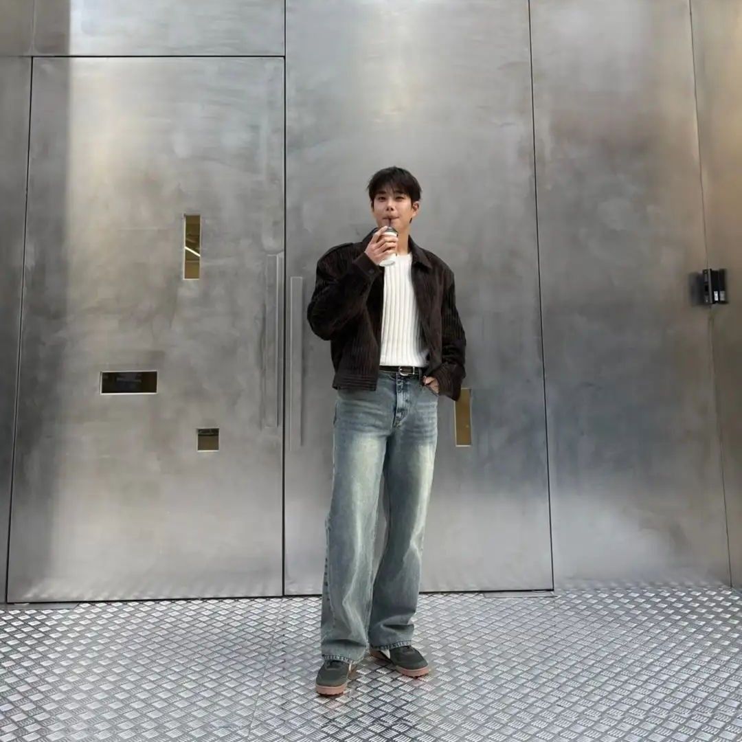 Behind-the-scenes cut of MJ (ASTRO)