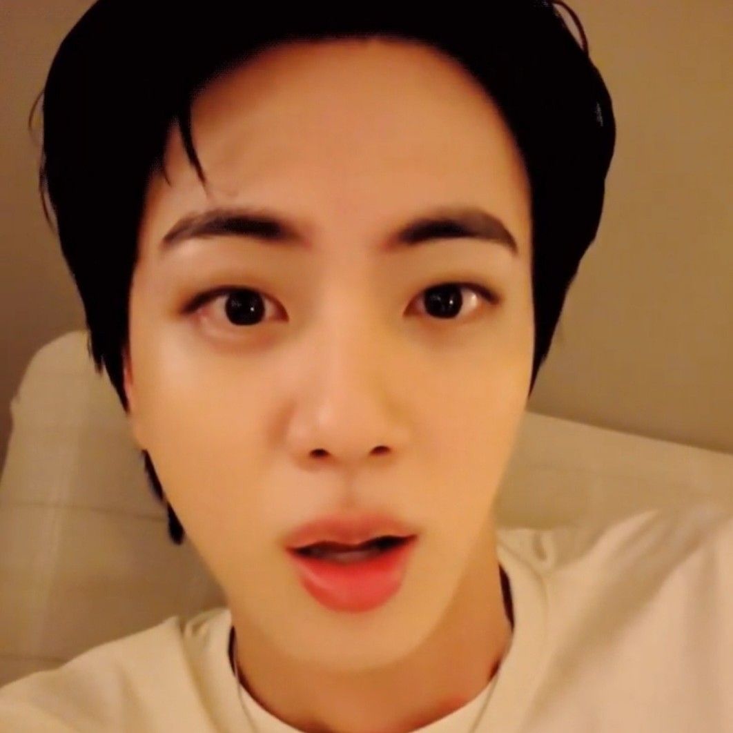 진 (방탄소년단)의 최신 사진