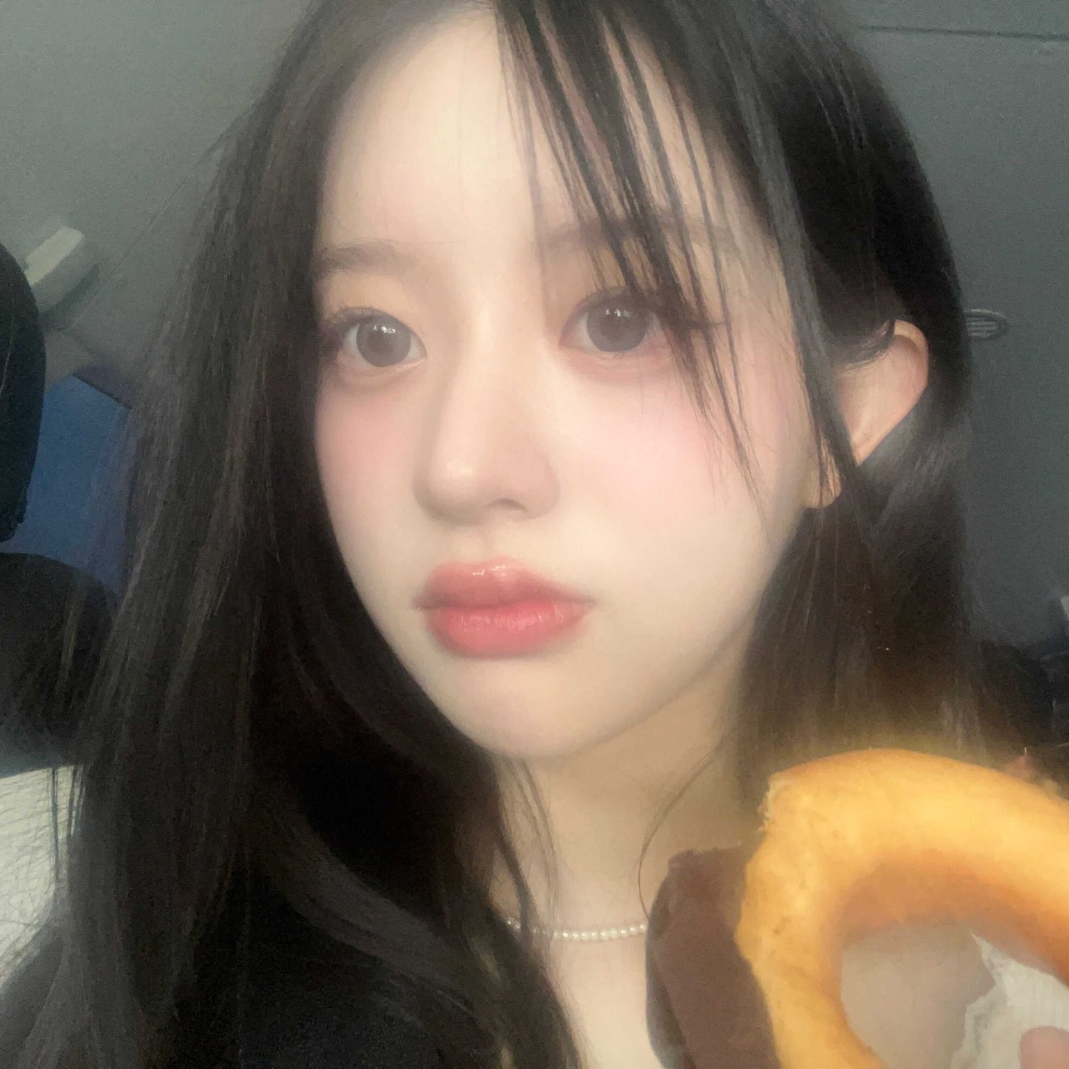 Behind-the-scenes cut of Minju (ILLIT)