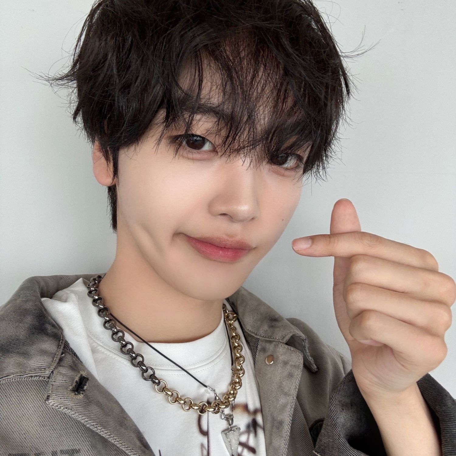 Latest photo of Hyeongjun (CRAVITY)