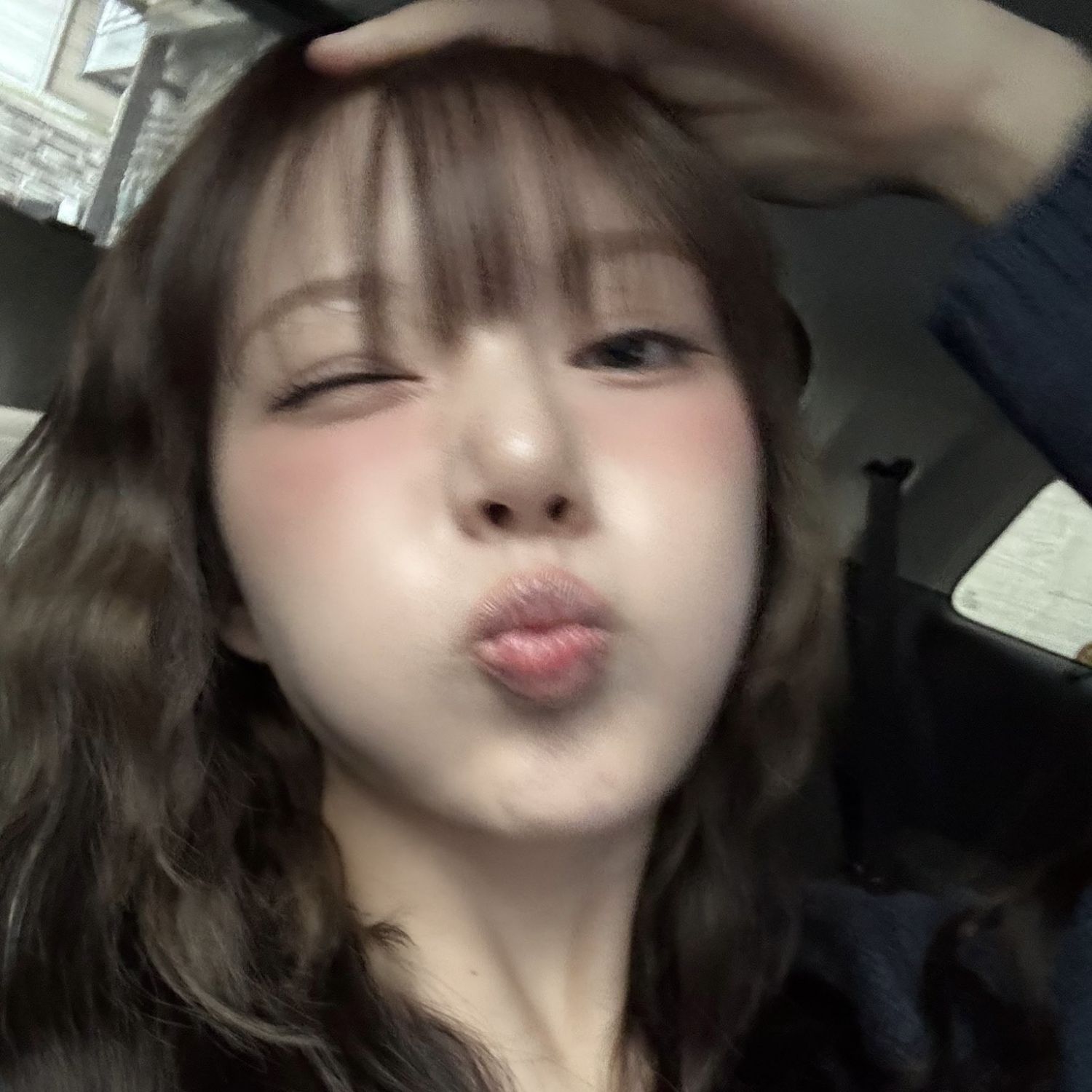 艺琳 (GFRIEND)的最新照片