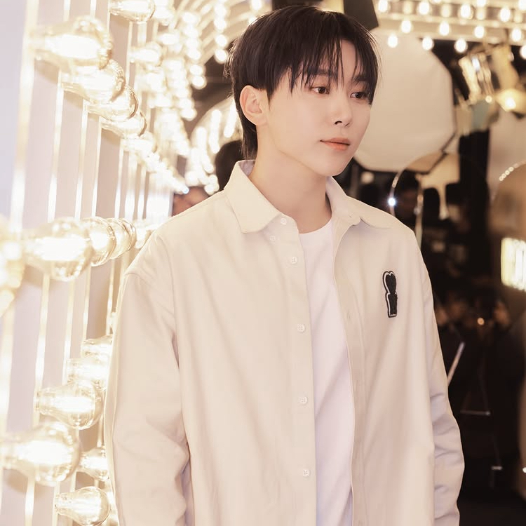 A moment captured by Seungkwan (SEVENTEEN)'s fan