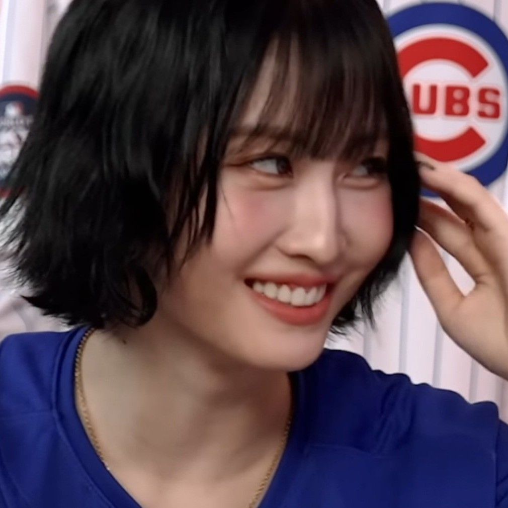 モモ (TWICE)の最近の活動写真