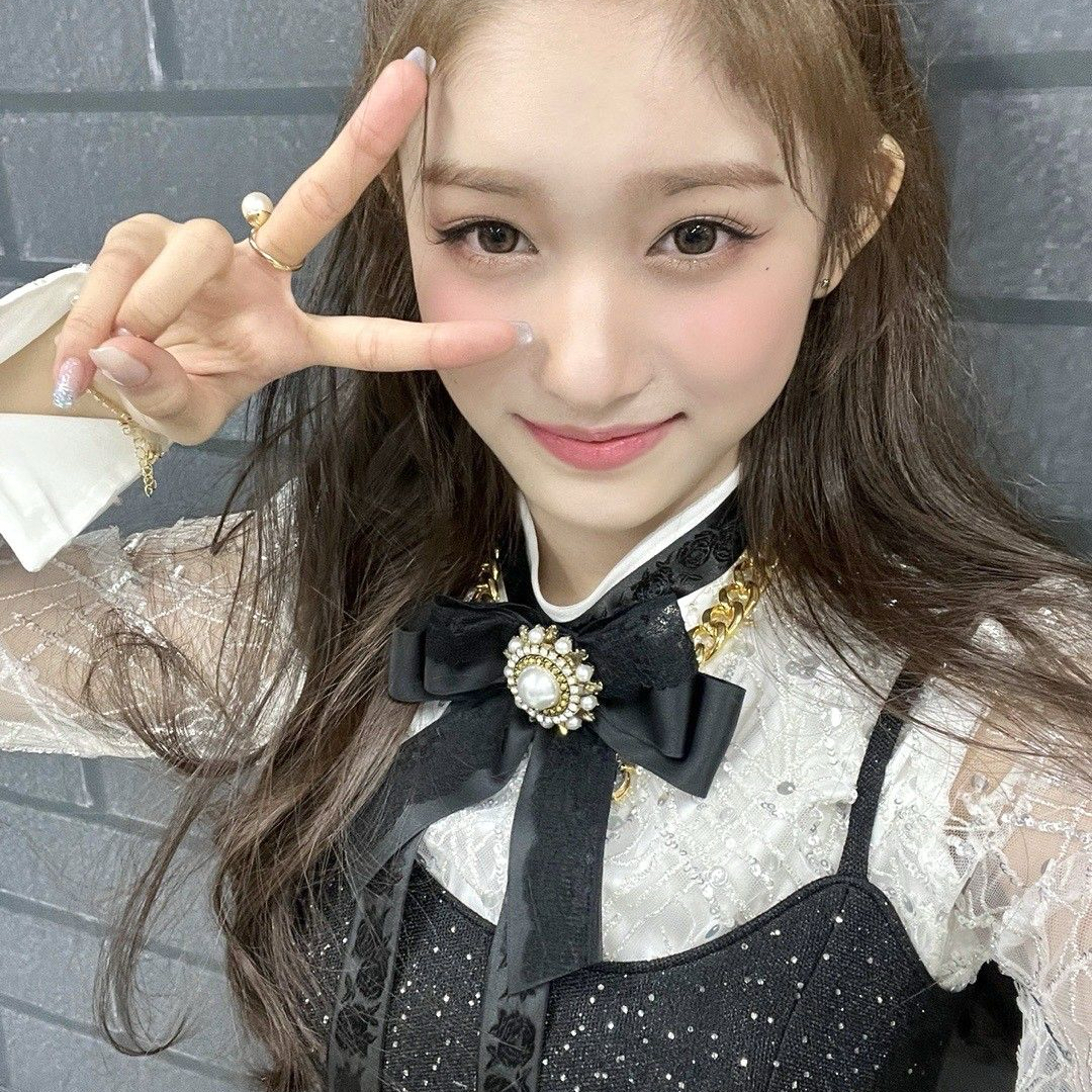 Recent activity shot of Leeseo (IVE)