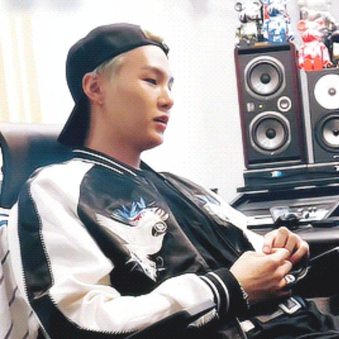 Latest photo of SUGA (BTS)