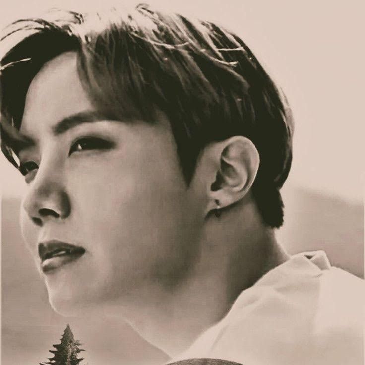 J-hope (防彈少年團)的最新活動照片