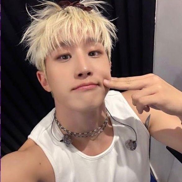 Behind-the-scenes cut of Jinjin (ASTRO)