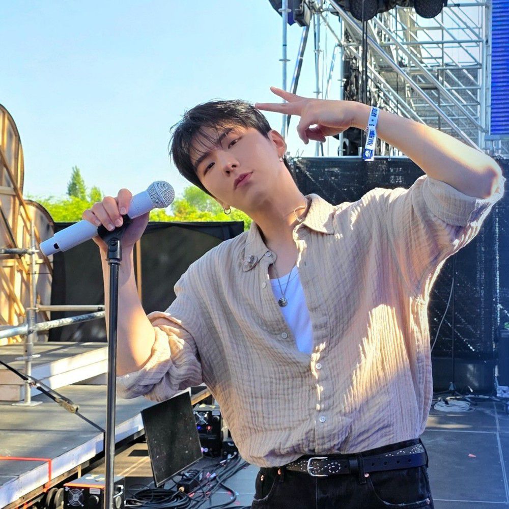 A moment captured by Kihyun (MONSTA X)'s fan