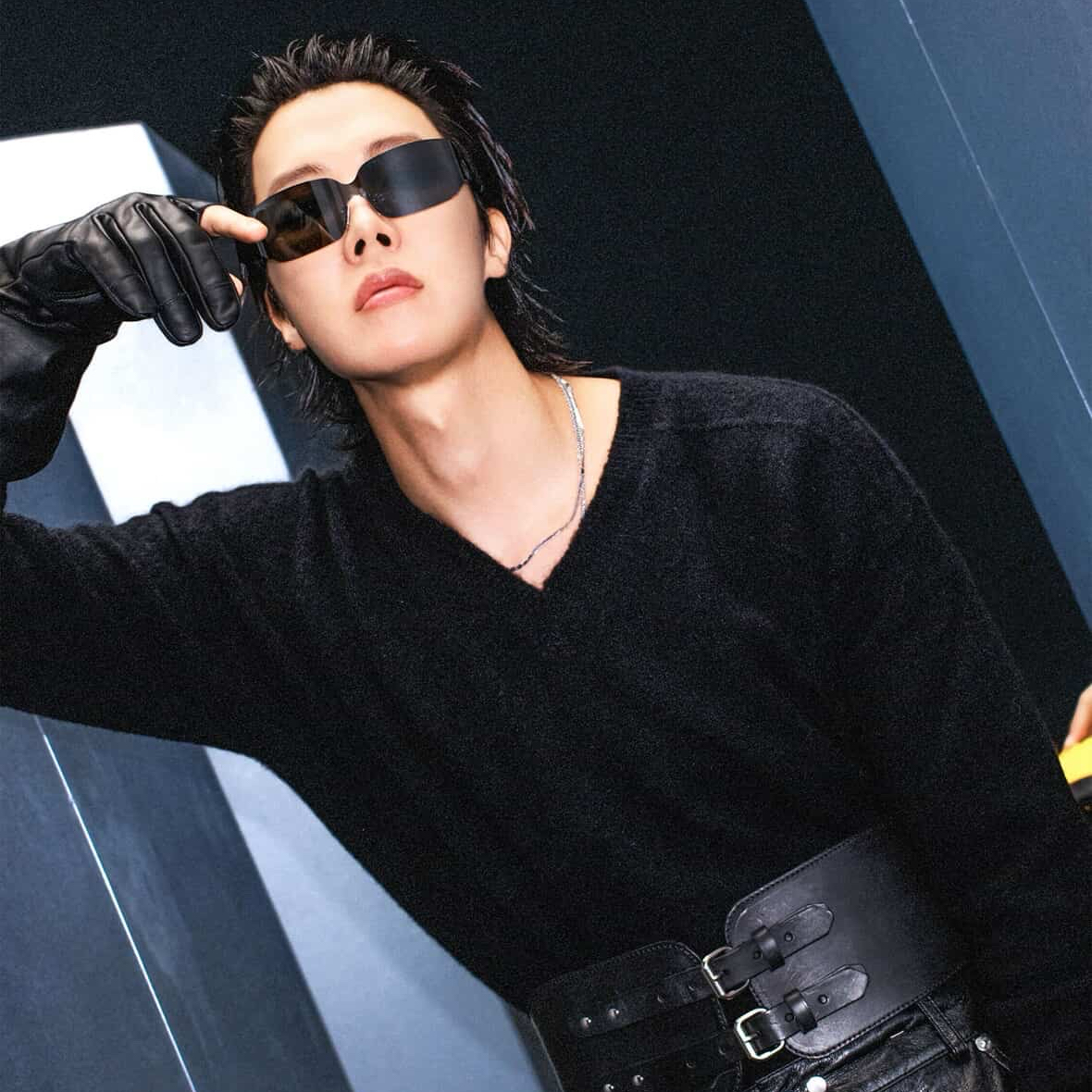 Behind-the-scenes cut of BTS