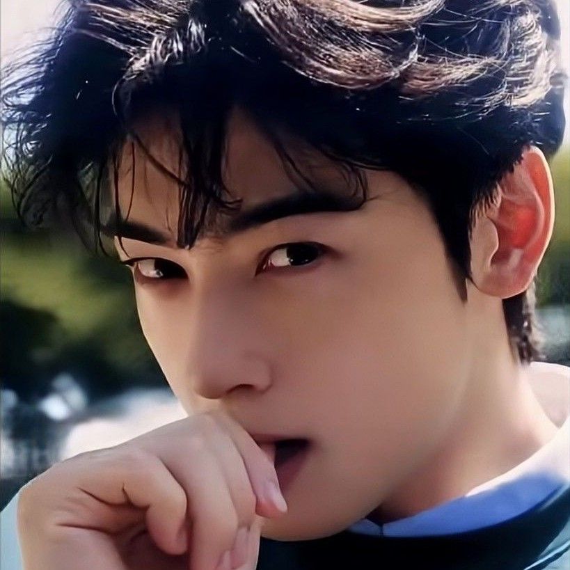 Latest photo of Eunwoo (ASTRO)