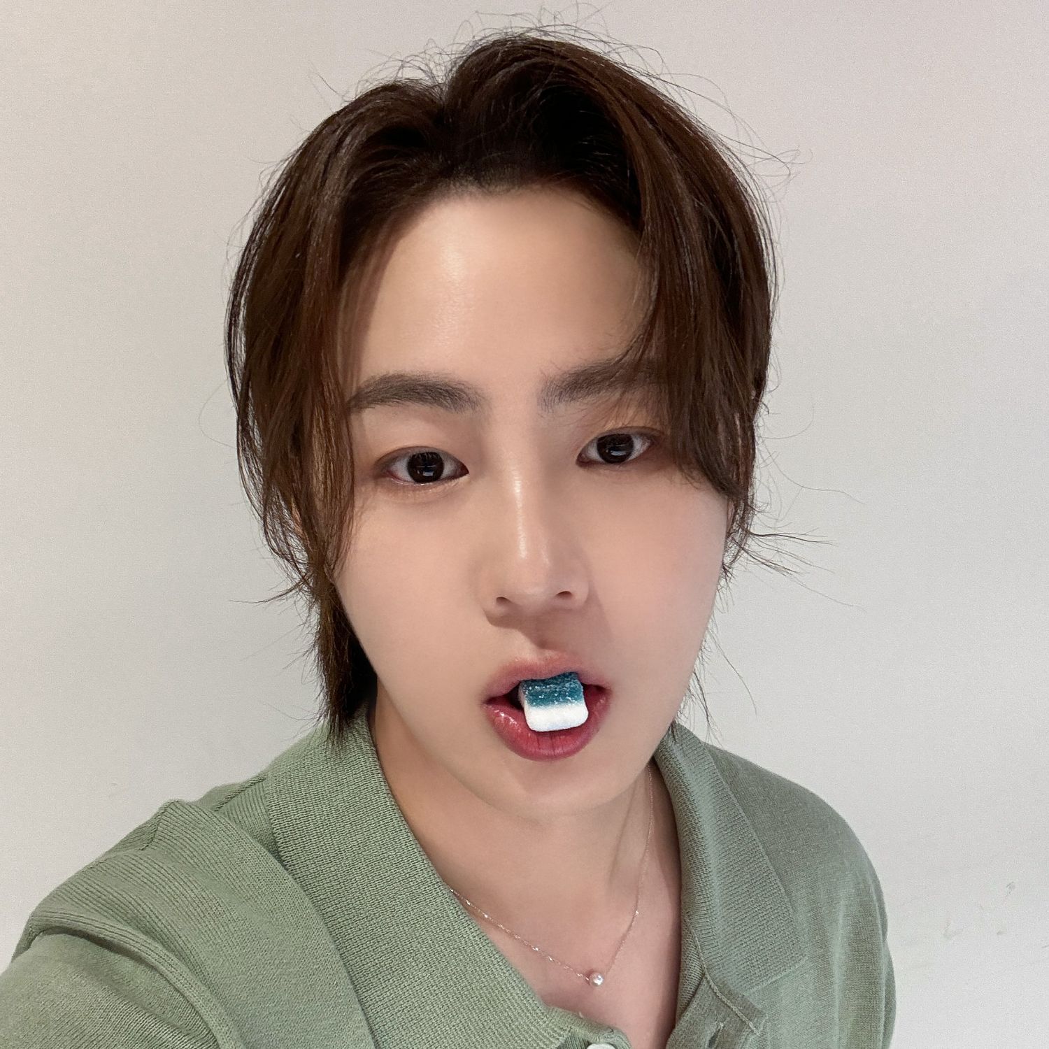 Behind-the-scenes cut of Ha Sungwoon