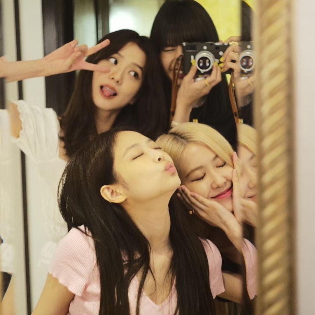 BLACKPINK의 비하인드 컷