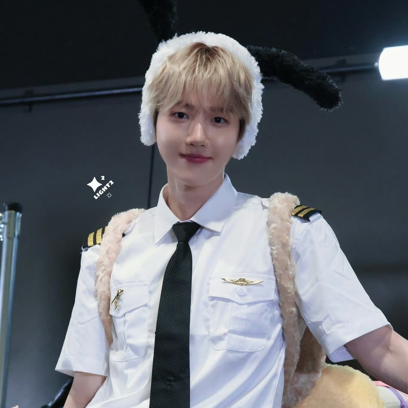 백현 (EXO)의 비하인드 컷
