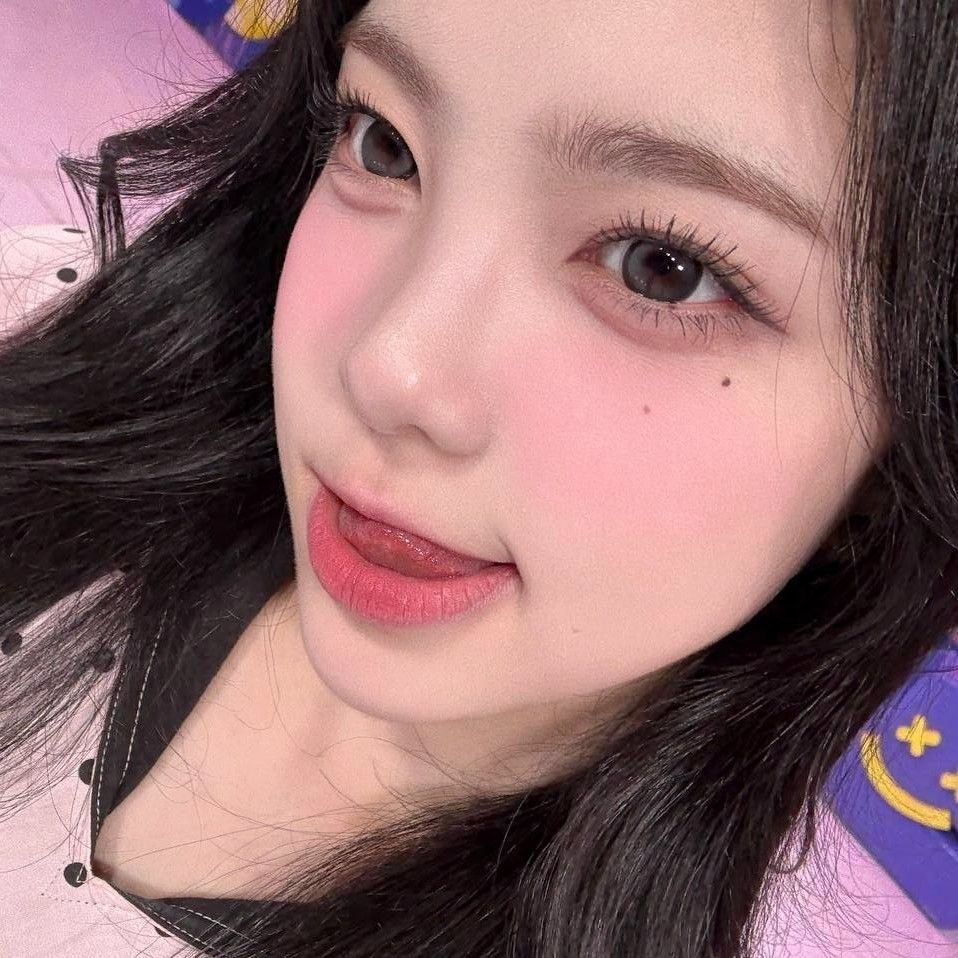 A moment captured by Ian (Hearts2Hearts)'s fan