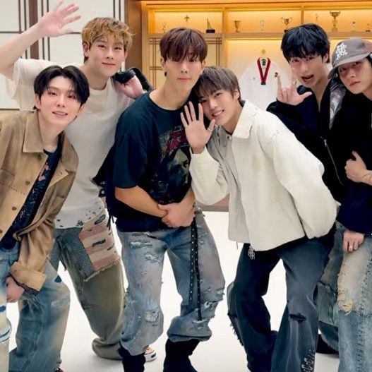 基贤 (MONSTA X)的最新活动照片