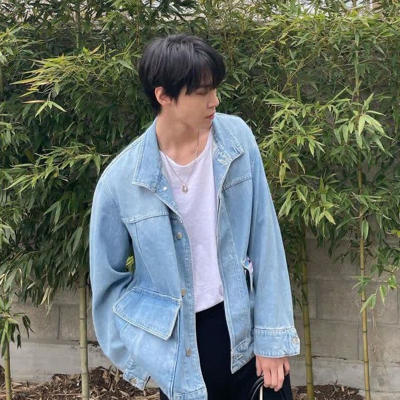 ドヨン (NCT 127)の最近の活動写真