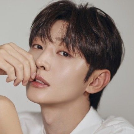 Recent activity shot of Yoon Jisung