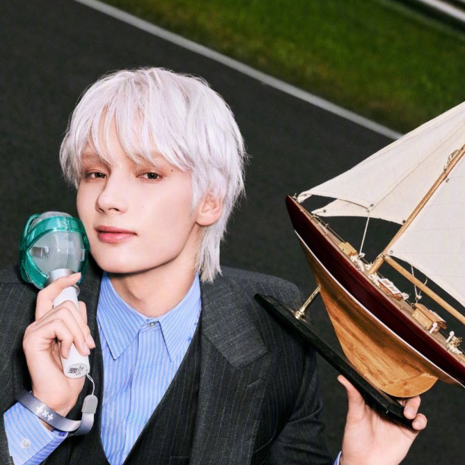 Behind-the-scenes cut of HueningKai (TOMORROW X TOGETHER)