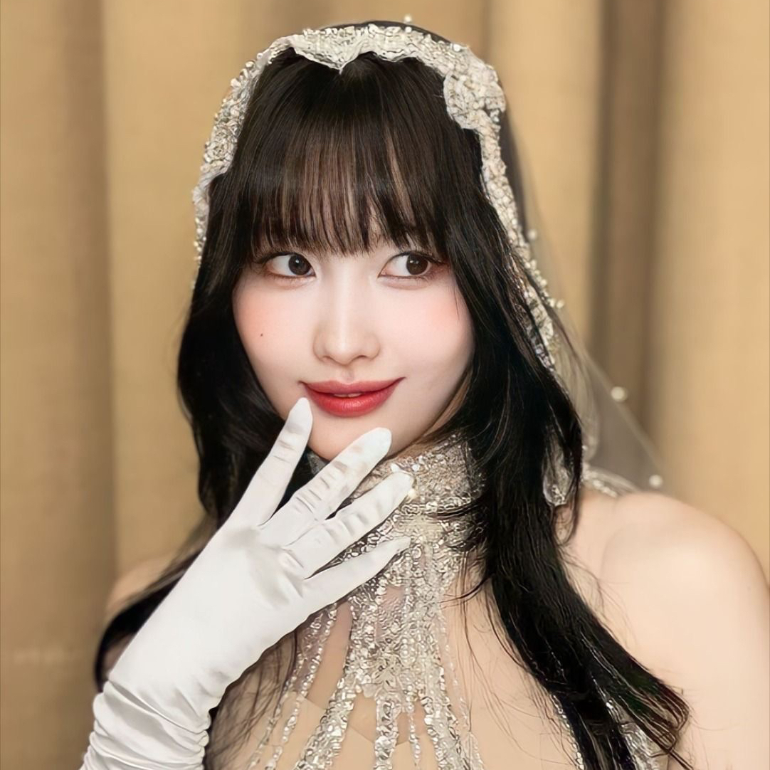Momo (TWICE)的最新照片