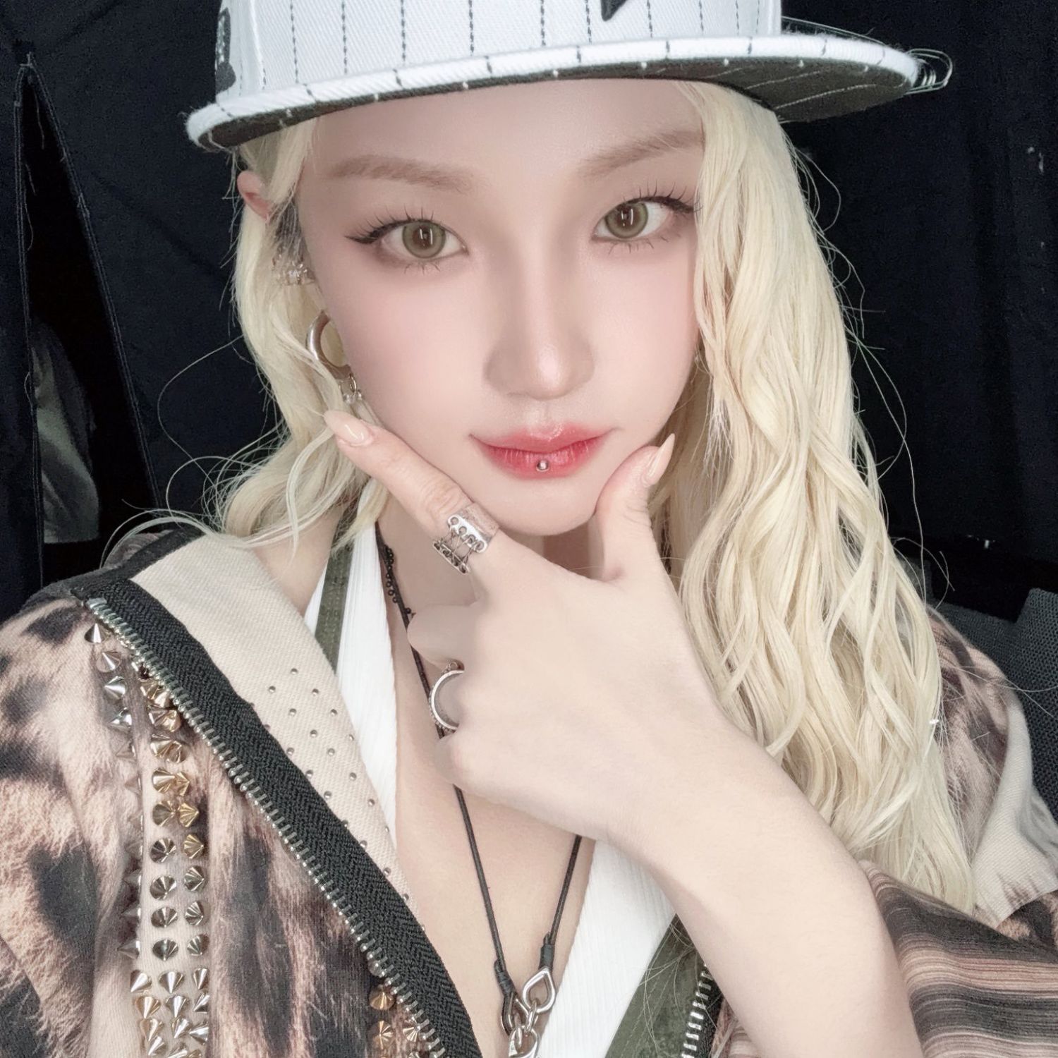 雨琦 (i-dle)的幕后花絮