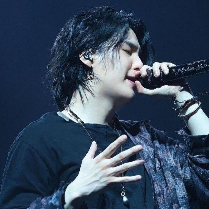 Potret di balik layar SUGA (BTS)