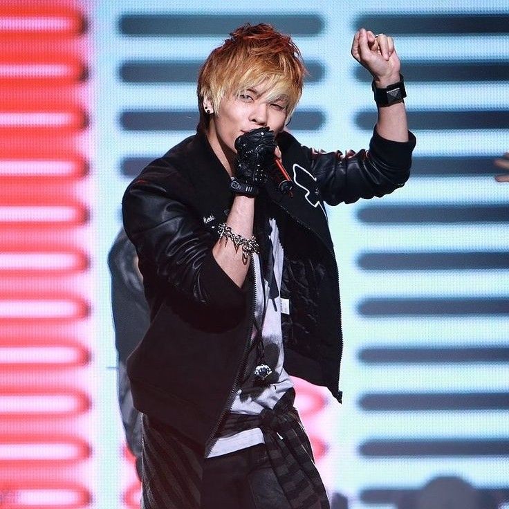 A moment captured by Jonghyun (SHINee)'s fan