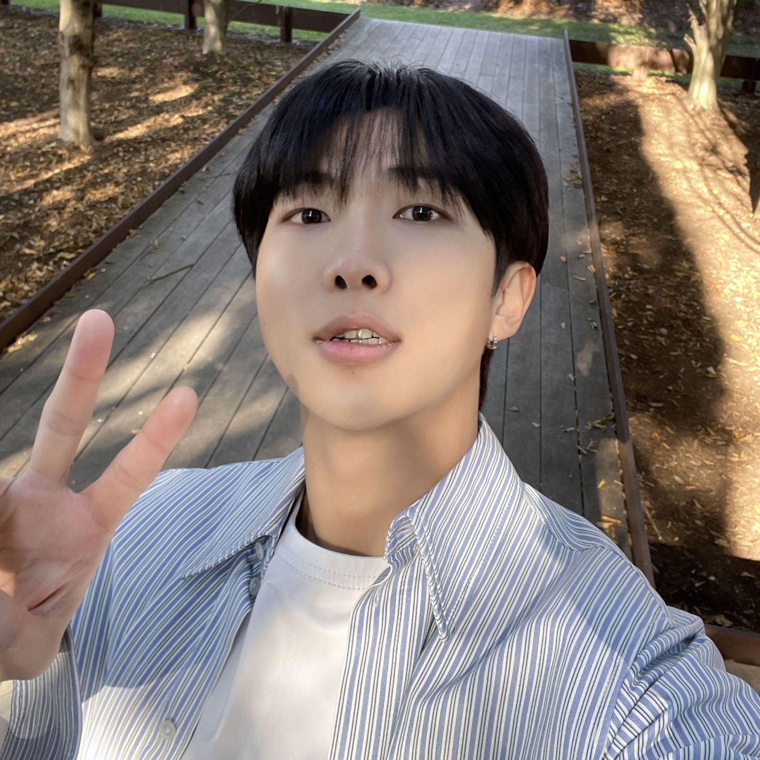 Foto aktivitas terbaru RM (BTS)