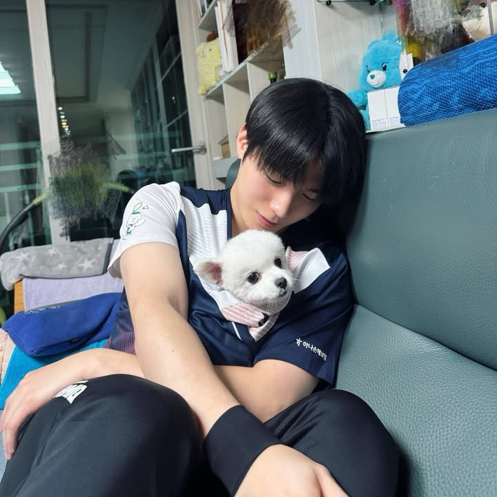 Behind-the-scenes cut of HANGYEOM (OMEGA X)