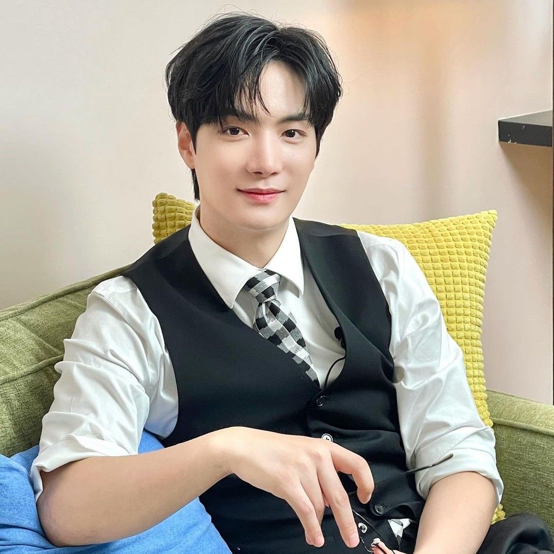 Behind-the-scenes cut of Kim Jonghyeon