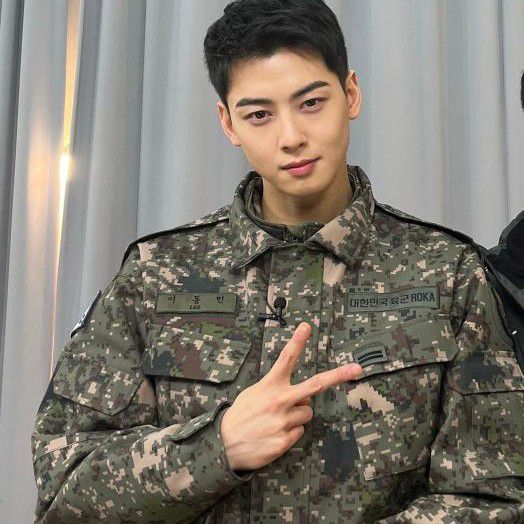 Latest photo of Eunwoo (ASTRO)