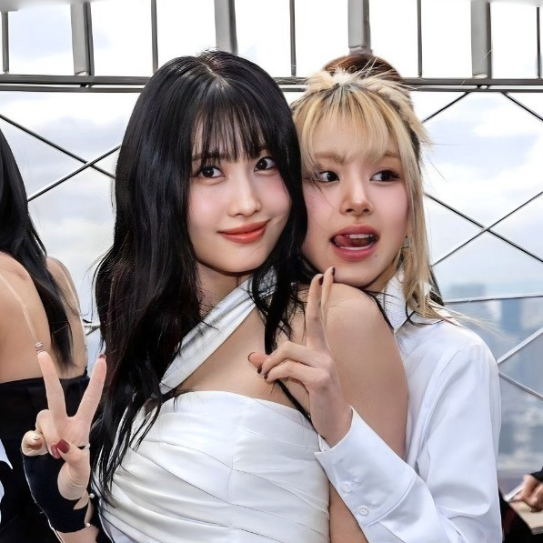 Behind-the-scenes cut of Chaeyoung (TWICE)