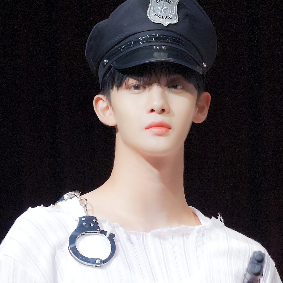 Behind-the-scenes cut of Bae Jinyoung