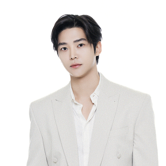 Behind-the-scenes cut of Rowoon