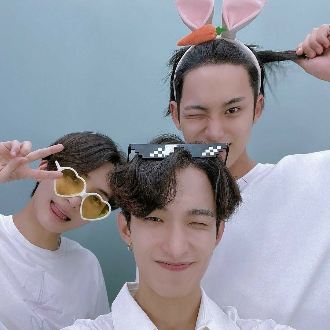 Behind-the-scenes cut of DK (SEVENTEEN)